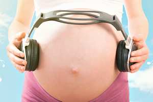 Kołysanki warto śpiewać już w ciąży